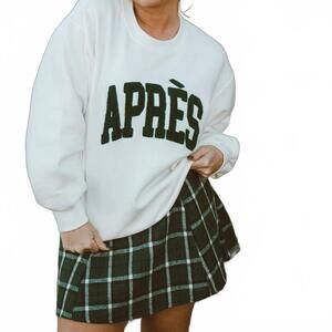 NEW PANACHE APPAREL apres all day long sleeve sweatshirt in white